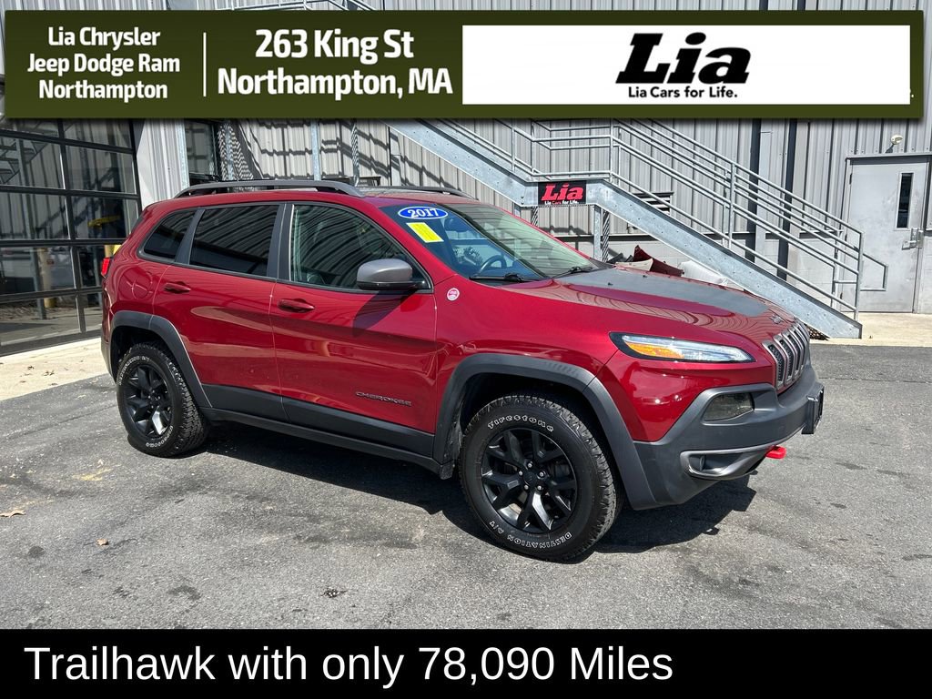 Used 2017 Jeep Cherokee Trailhawk w/ Comfort/Convenience Group AWD/4WD image 1