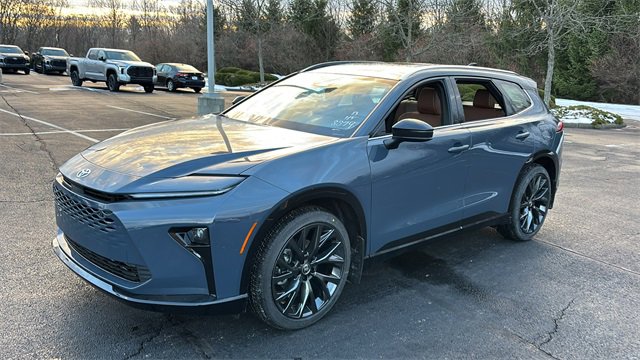 New 2025 Toyota Crown Signia w/ Advanced Technology Package image 2