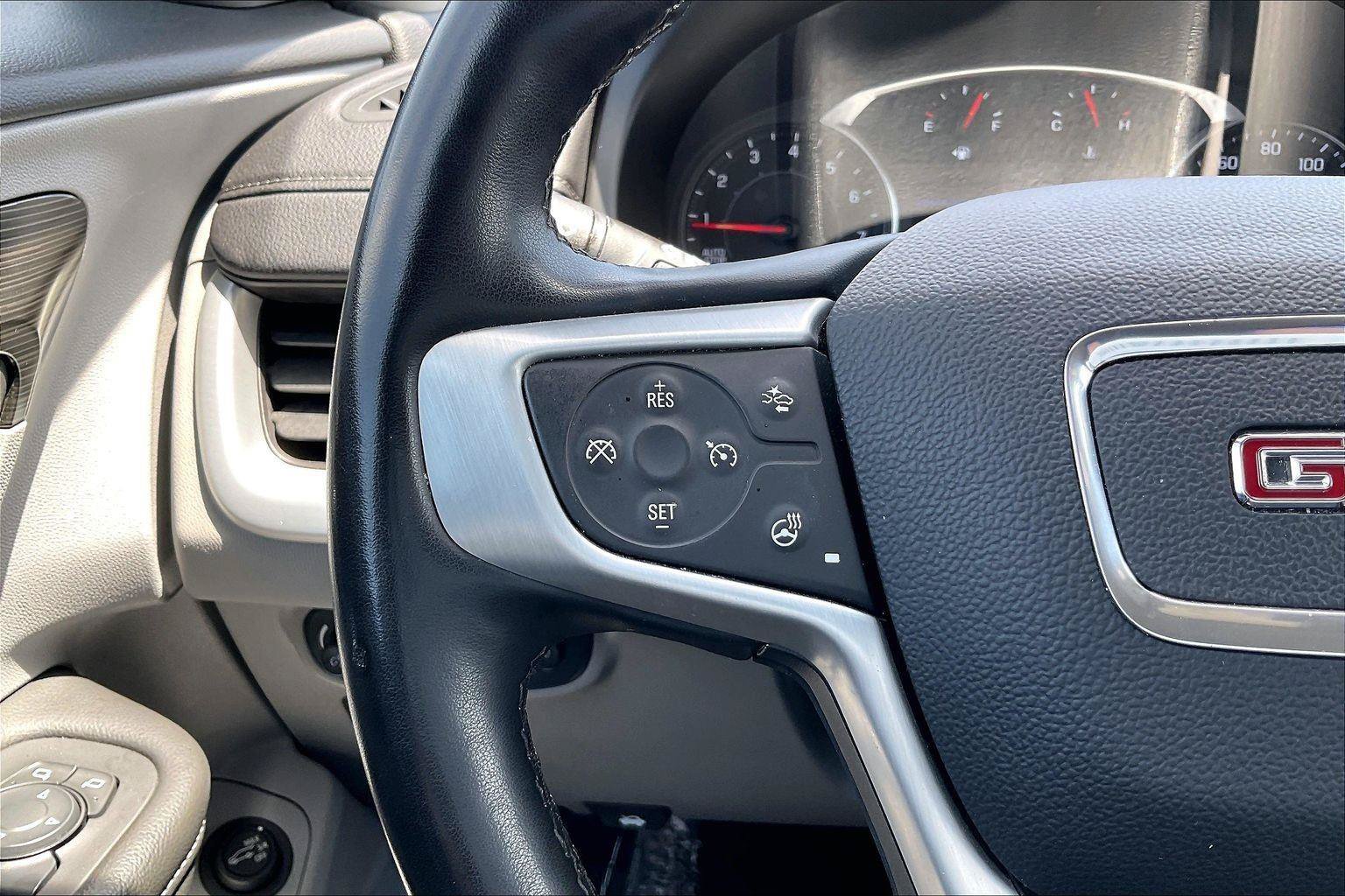 Used 2024 GMC Terrain SLT AWD/4WD image 18