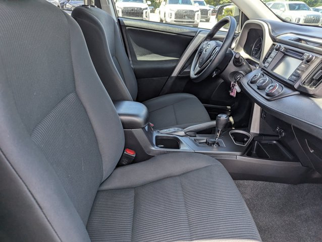 Used 2017 Toyota RAV4 LE w/ All Weather Liner Package AWD/4WD image 27