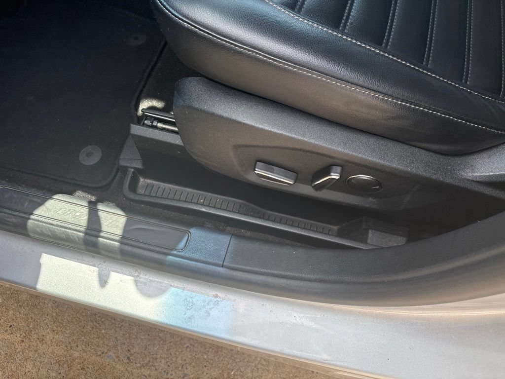 Used 2019 Ford Edge SEL w/ Equipment Group 201A FWD image 8