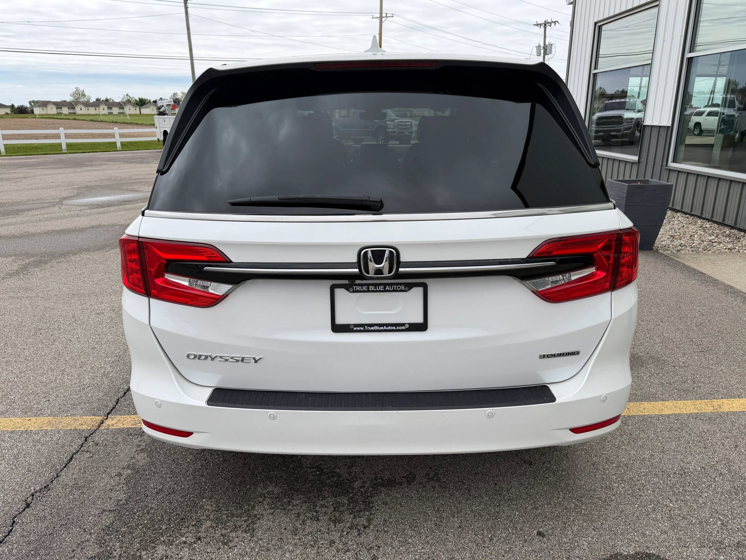 Used 2023 Honda Odyssey Touring image 3