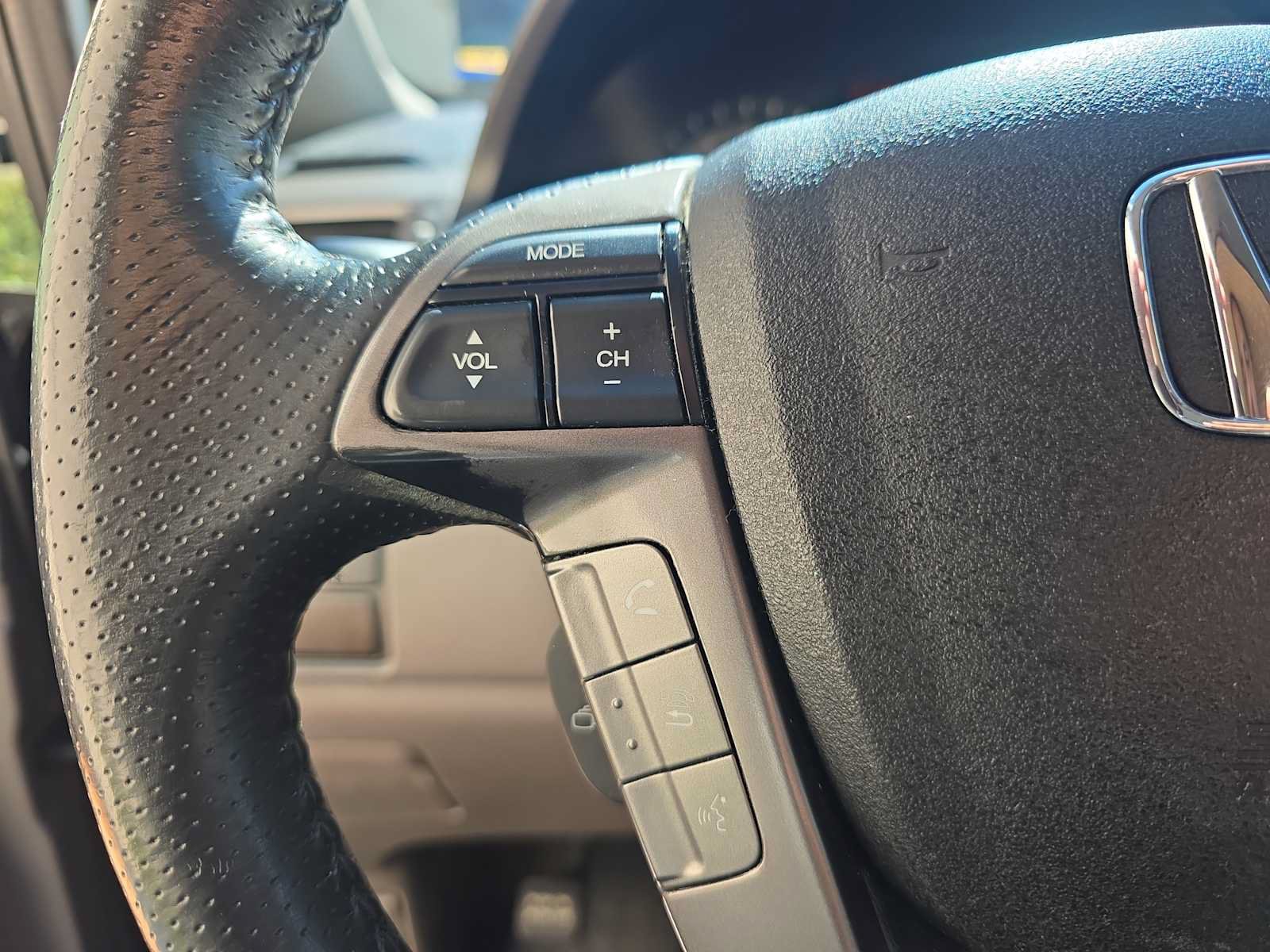 Used 2014 Honda Odyssey Touring image 25