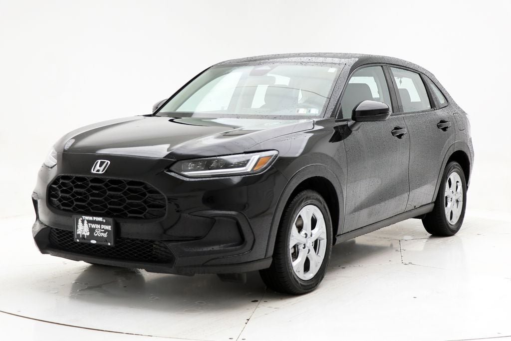 Used 2025 Honda HR-V LX image 2