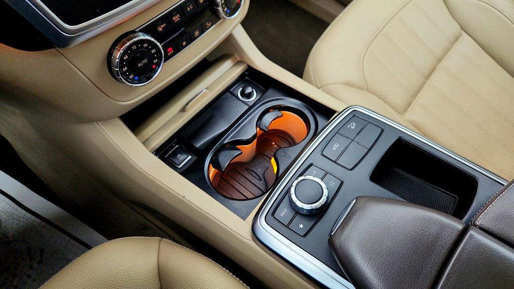 Used 2014 Mercedes-Benz GL 450 4MATIC w/ Lighting Package image 16