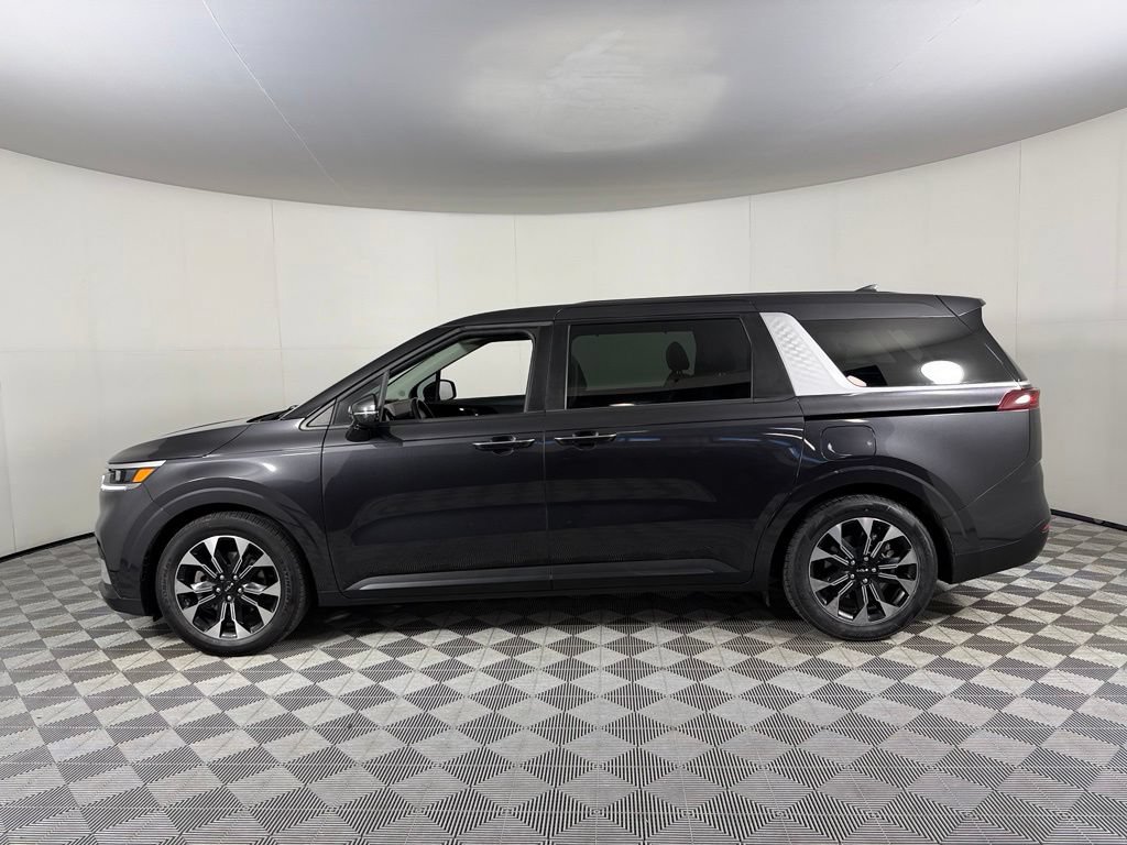 Used 2024 Kia Carnival EX FWD image 11