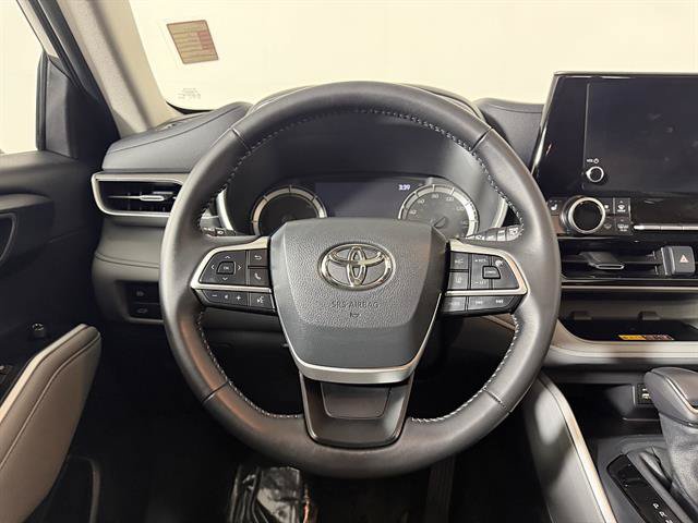 Certified 2026 Toyota Highlander XLE AWD/4WD image 14