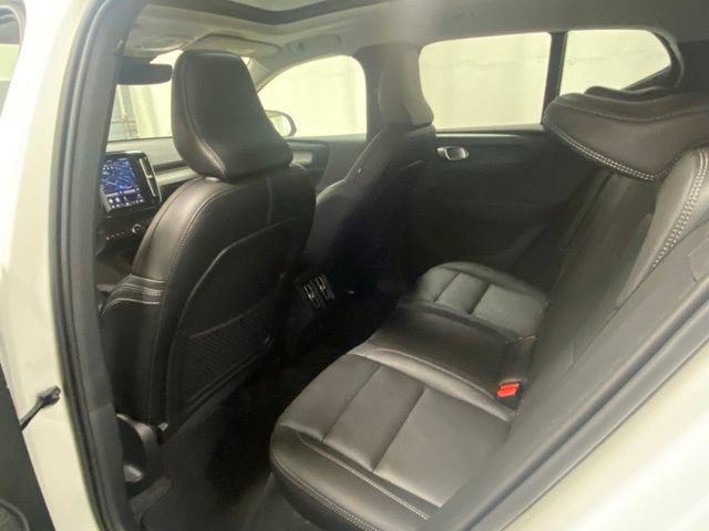 Used 2026 Volvo XC40 B5 Plus AWD/4WD image 12