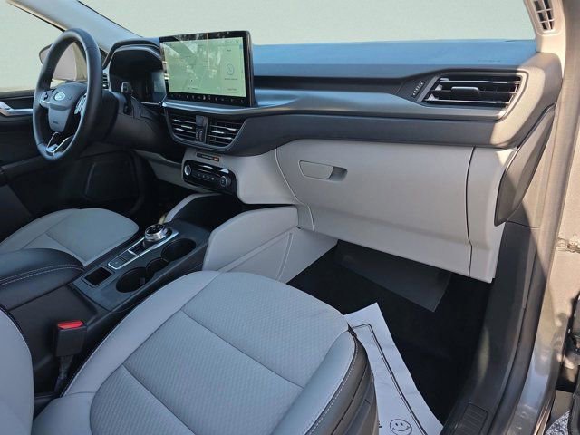 Used 2025 Ford Escape SE image 7