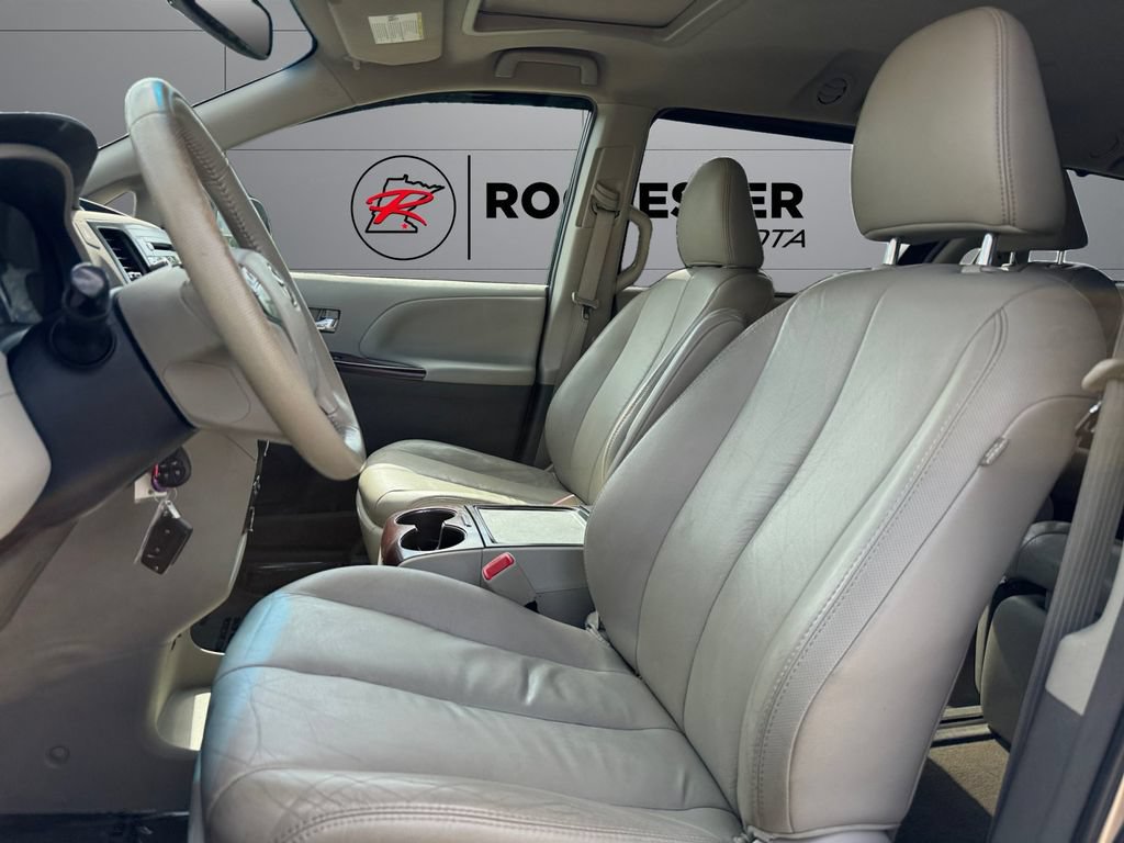 Used 2012 Toyota Sienna XLE AWD/4WD image 10