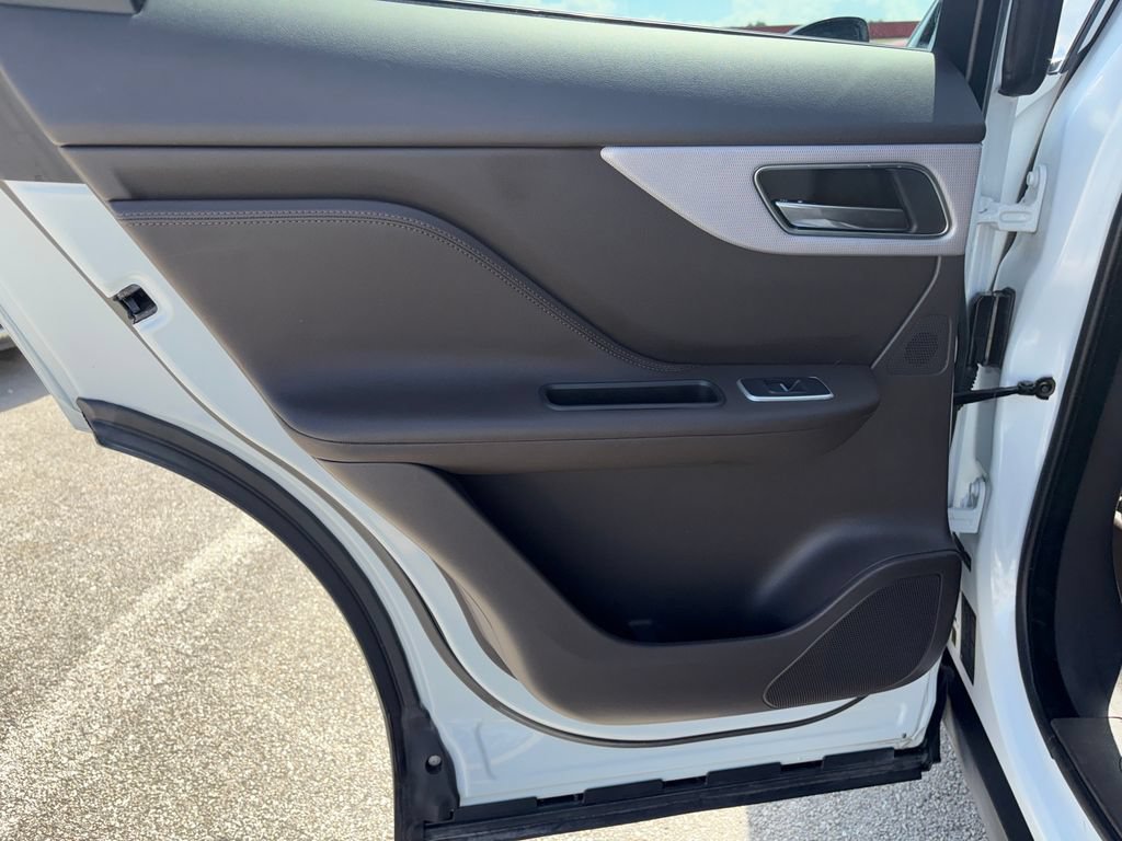 Used 2019 Jaguar F-PACE Portfolio AWD/4WD image 29