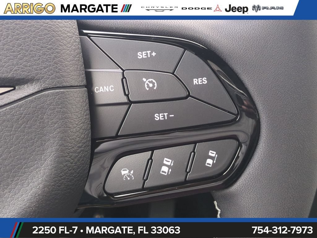 New 2027 Chrysler Pacifica Limited w/ Family Tech Group FWD image 29