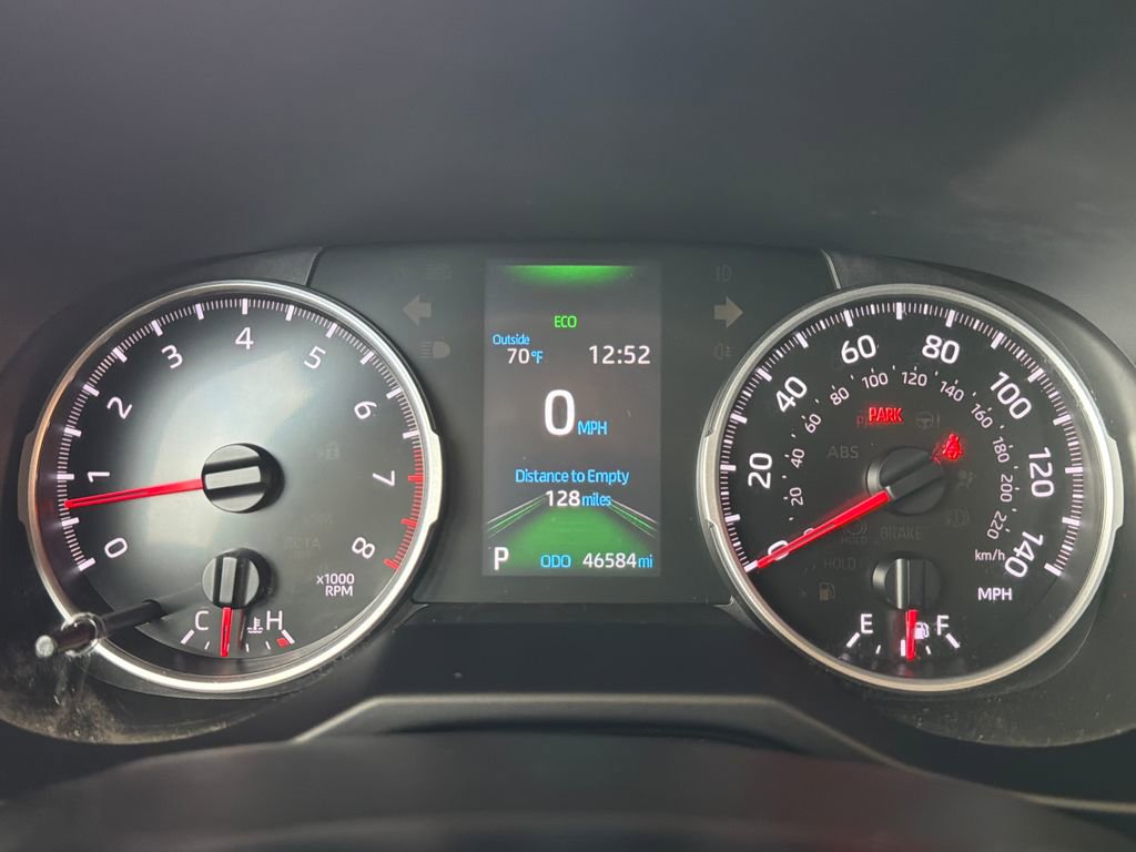 Used 2021 Toyota RAV4 LE image 21