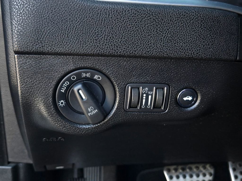 Used 2019 Dodge Charger R/T w/ Navigation & Travel Group image 25