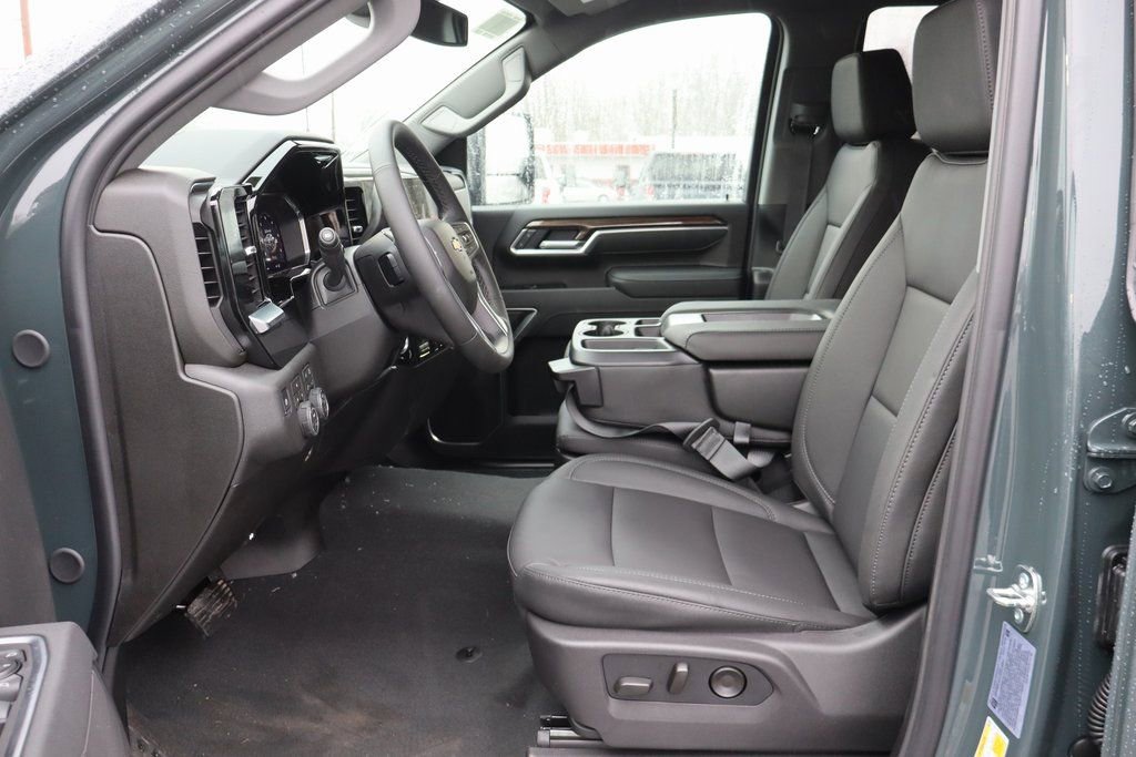 New 2026 Chevrolet Silverado 3500 LT w/ All Star Edition AWD/4WD image 5