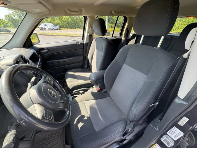 Used 2014 Jeep Patriot Latitude FWD image 10