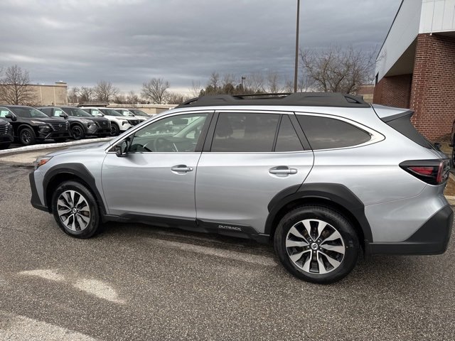 Used 2023 Subaru Outback Limited image 31
