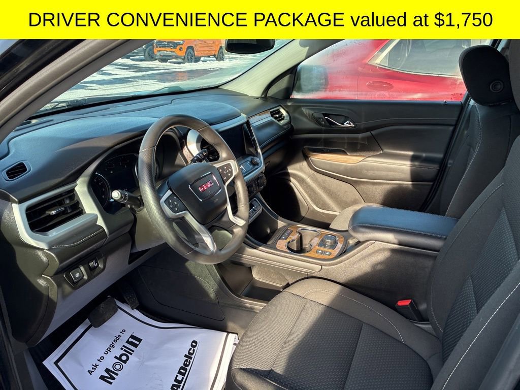 Used 2023 GMC Acadia SLE w/ Driver Convenience Package image 2