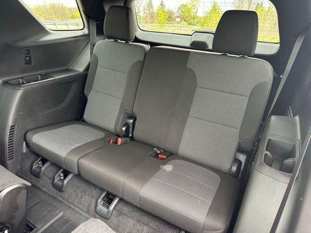 Used 2023 Chevrolet Traverse LT FWD image 15