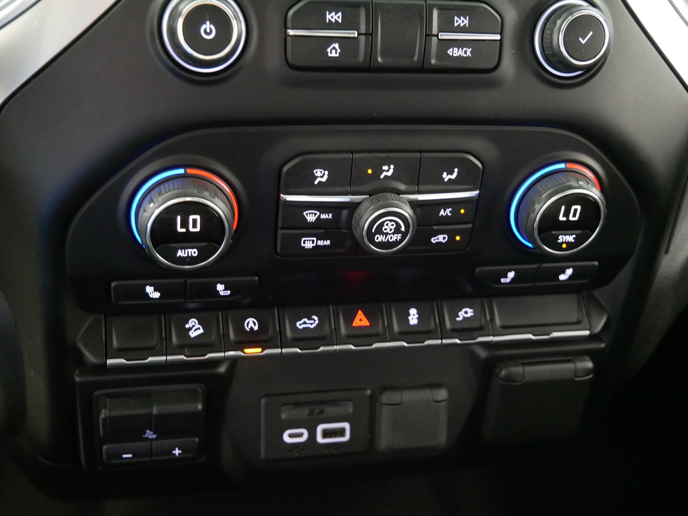 Certified 2019 Chevrolet Silverado 1500 LT w/ All-Star Edition AWD/4WD image 23