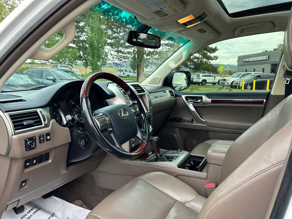 Used 2018 Lexus GX 460 Premium w/ Premium Package AWD/4WD image 25