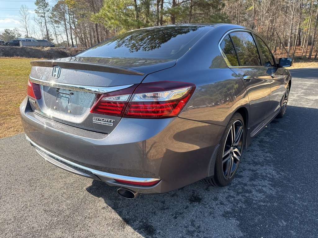 Used 2017 Honda Accord Sport Special Edition image 8
