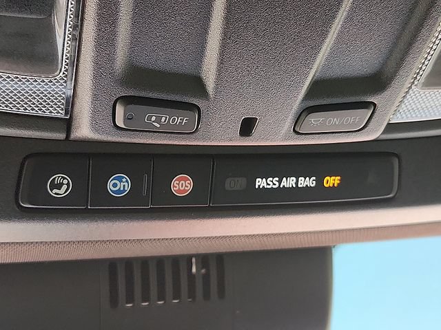 Certified 2022 Chevrolet Silverado 1500 RST w/ Z71 Off-Road Package AWD/4WD image 22