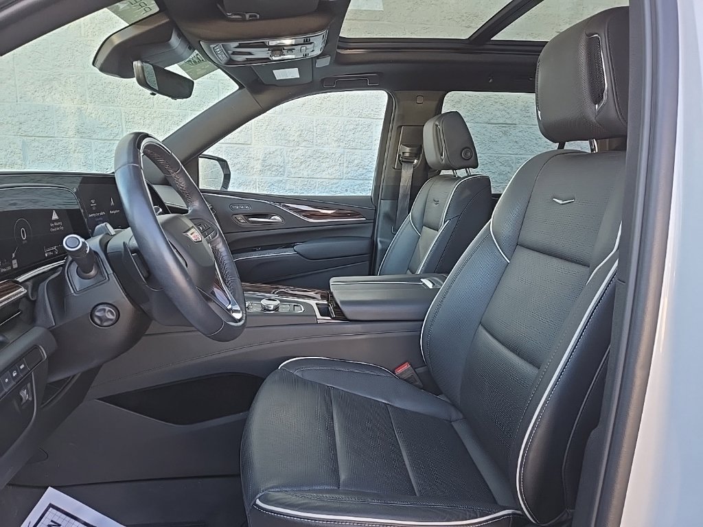 Certified 2024 Cadillac Escalade Premium Luxury AWD/4WD image 16