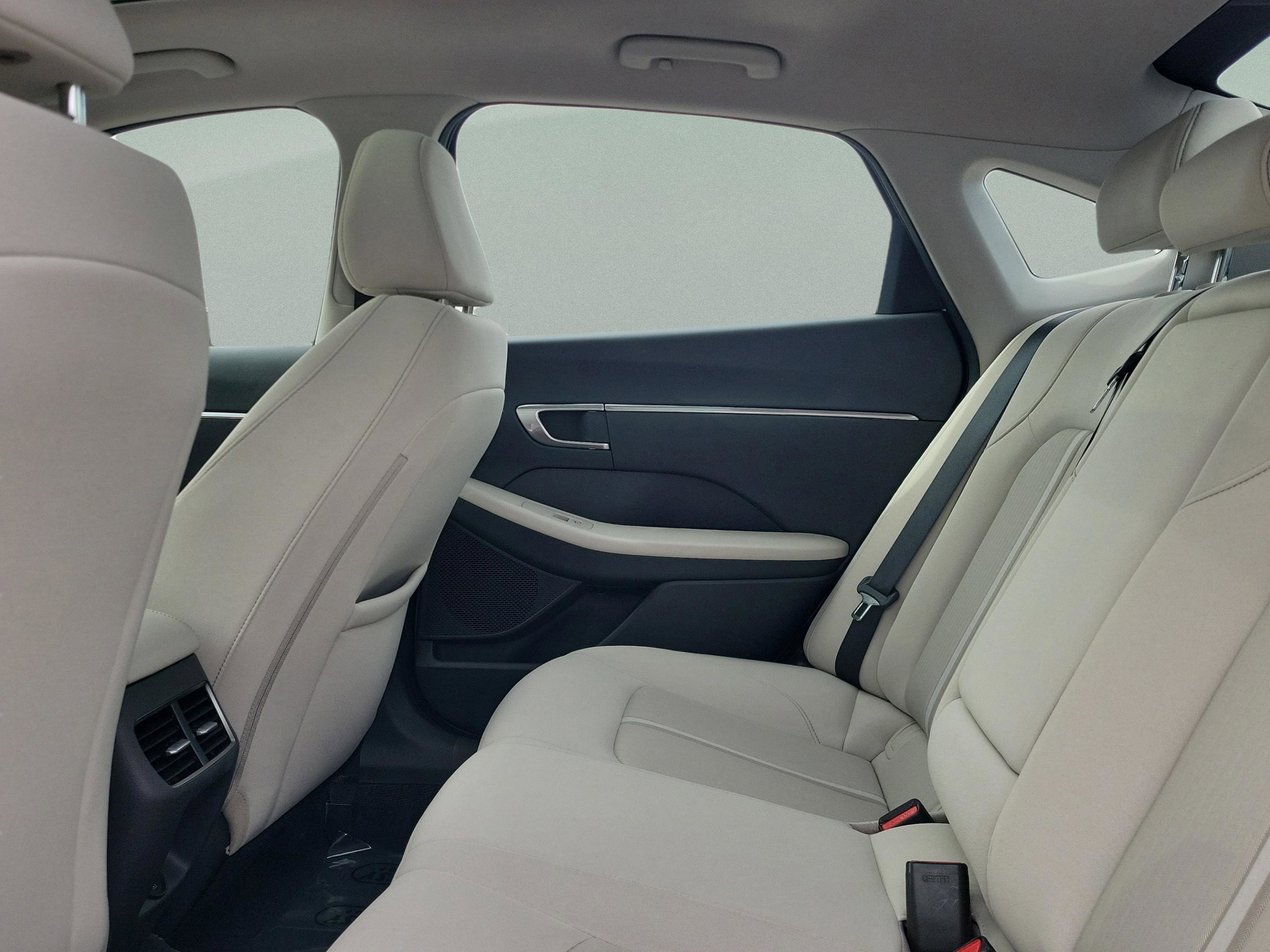 Used 2023 Hyundai Sonata SEL w/ Convenience Package image 9