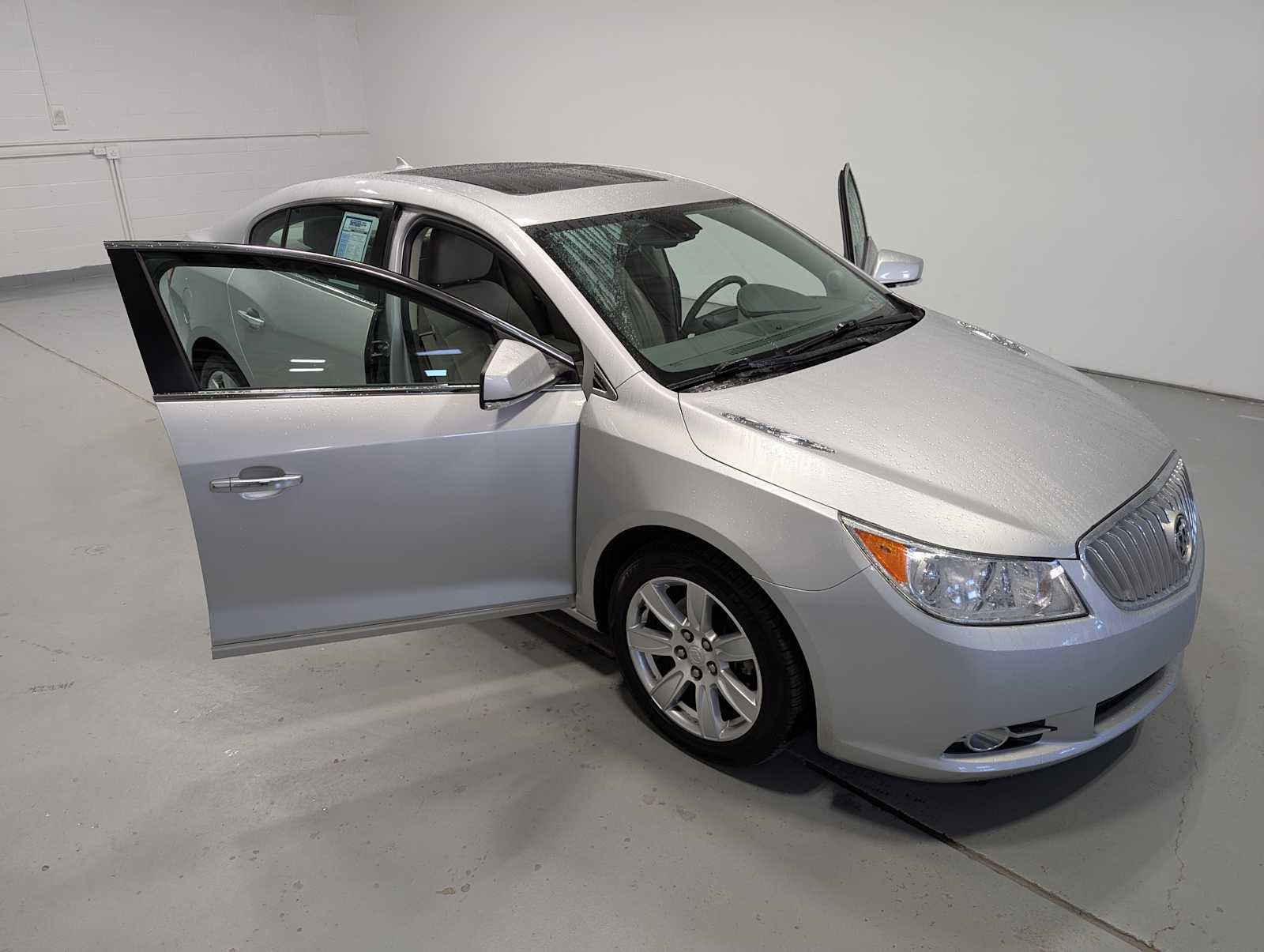 Used 2012 Buick LaCrosse Leather FWD image 16