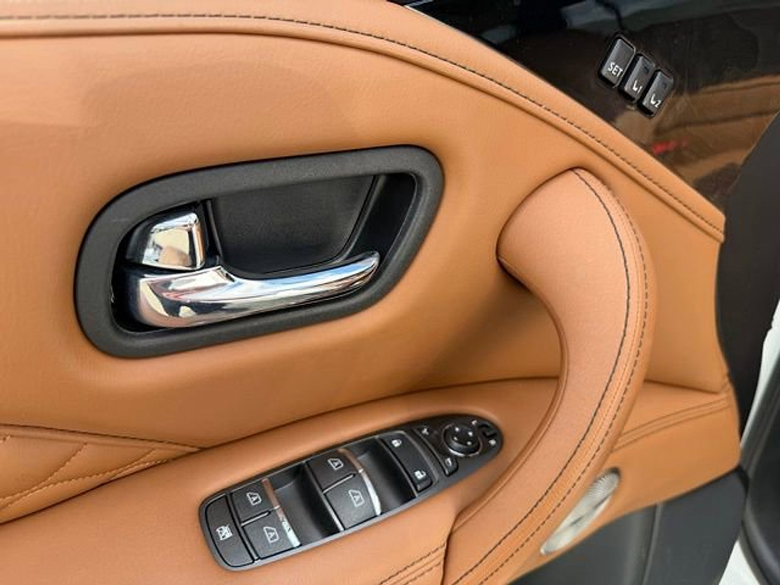 Certified 2024 INFINITI QX80 Sensory image 11