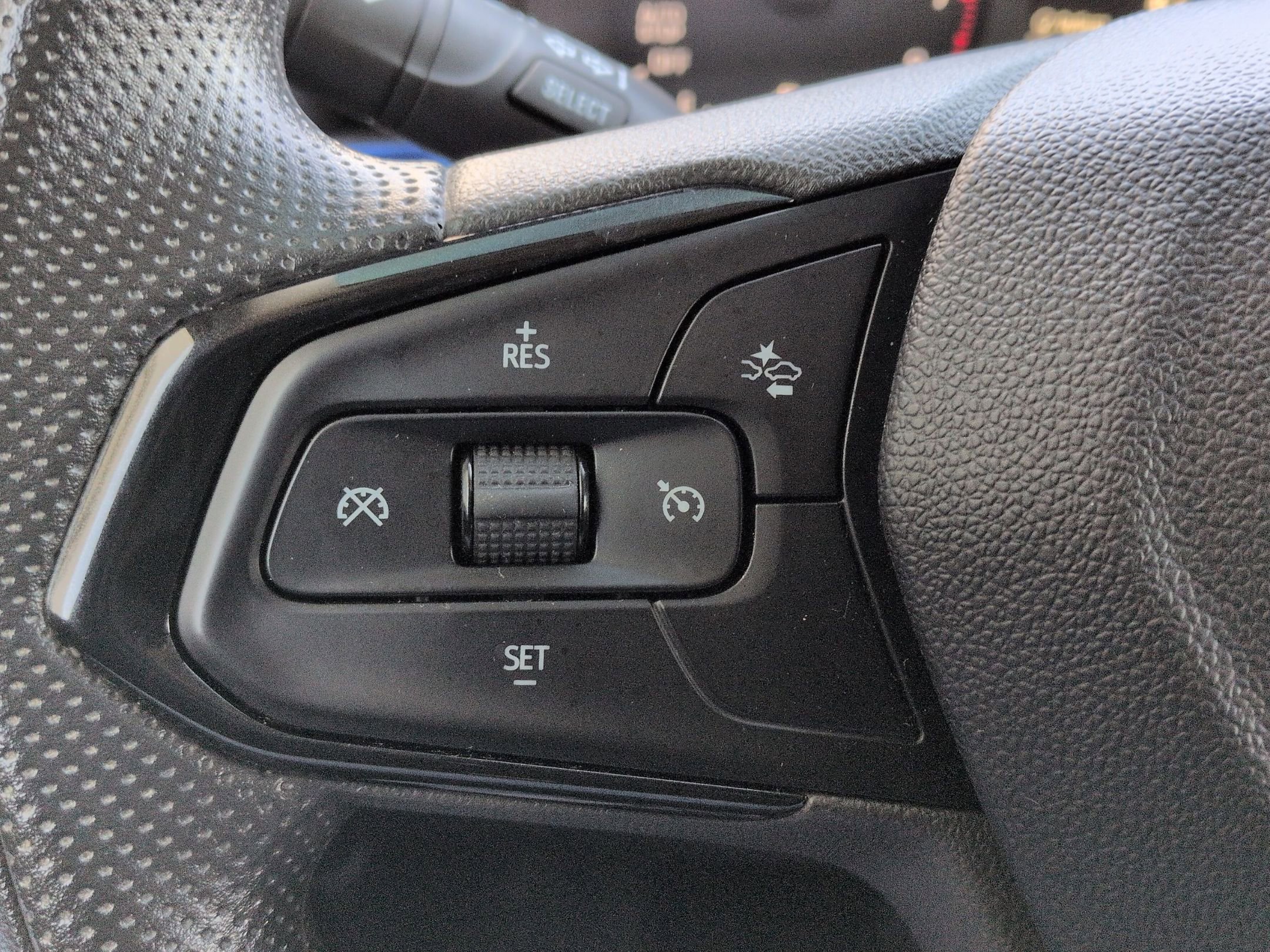 Used 2024 Chevrolet Trax LS w/ LS Convenience Package image 14