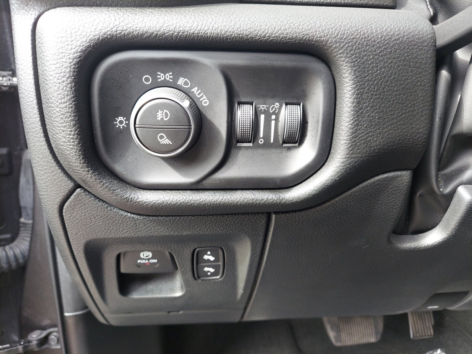 Certified 2024 RAM 1500 Laramie image 27