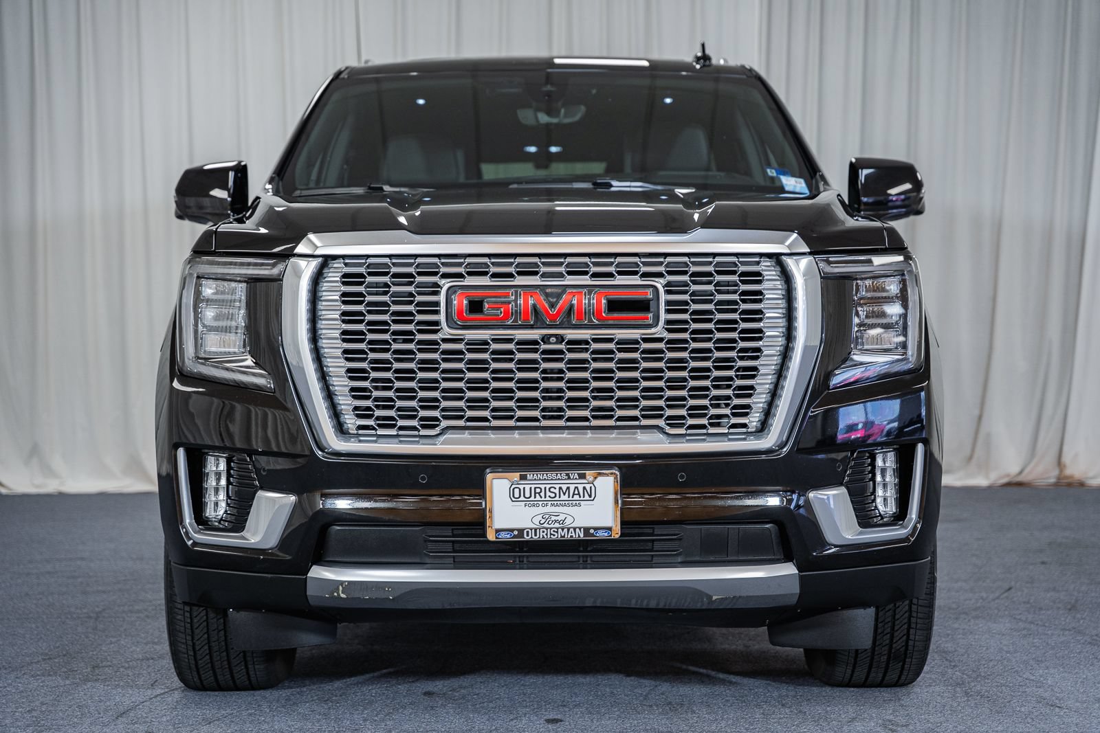 Used 2021 GMC Yukon Denali w/ Denali Premium Package AWD/4WD image 2