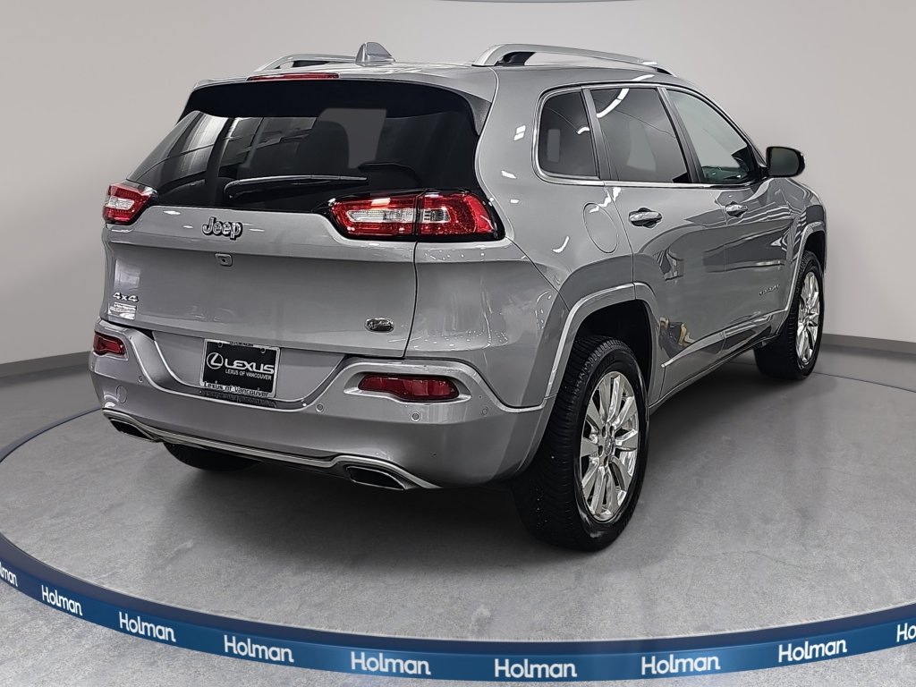 Used 2017 Jeep Cherokee Overland w/ Technology Group AWD/4WD image 6