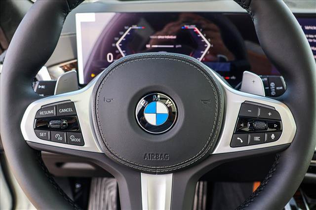 New 2027 BMW X7 xDrive40i w/ M Sport Package AWD/4WD image 14