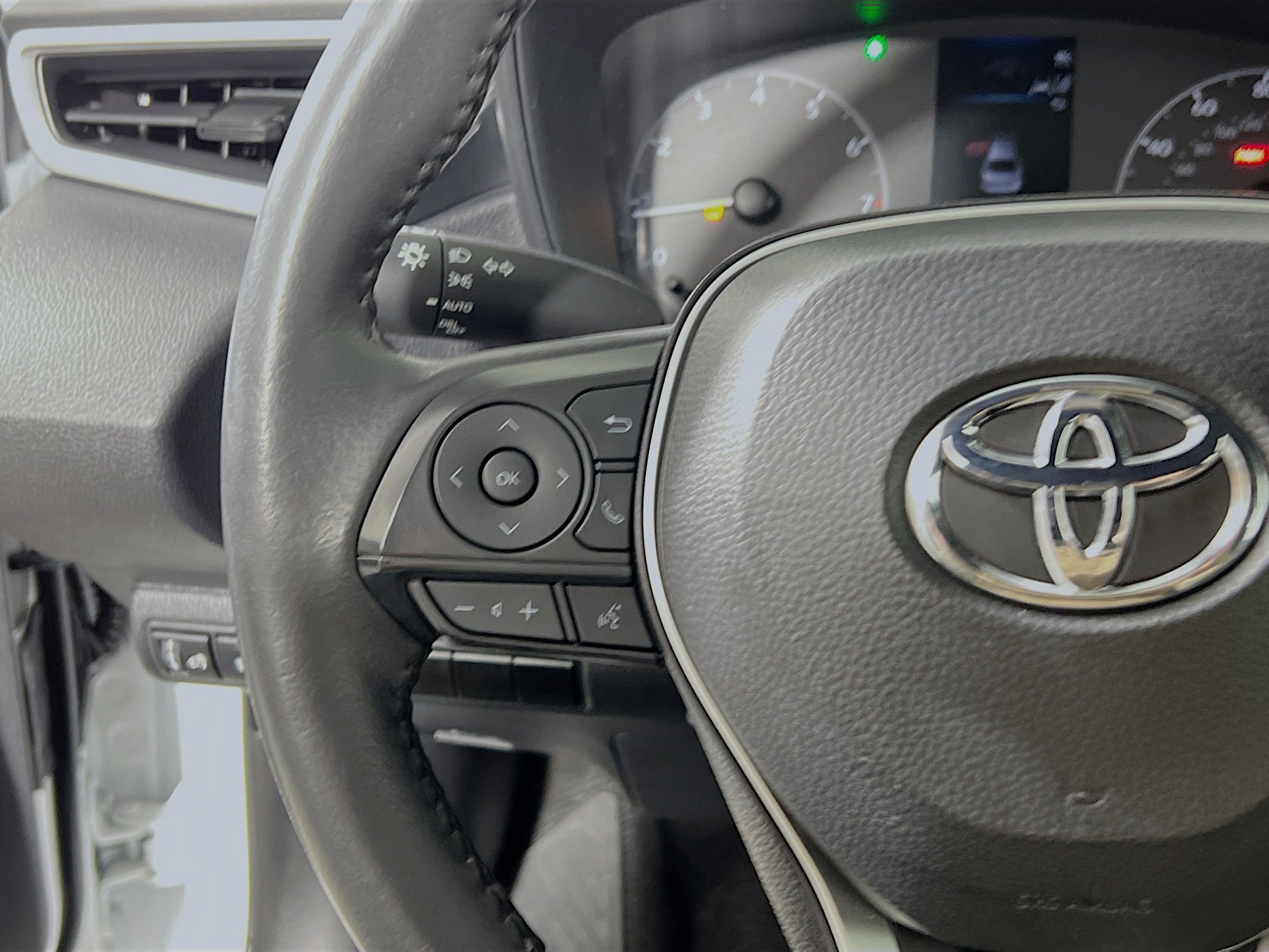 Used 2024 Toyota Corolla SE image 19