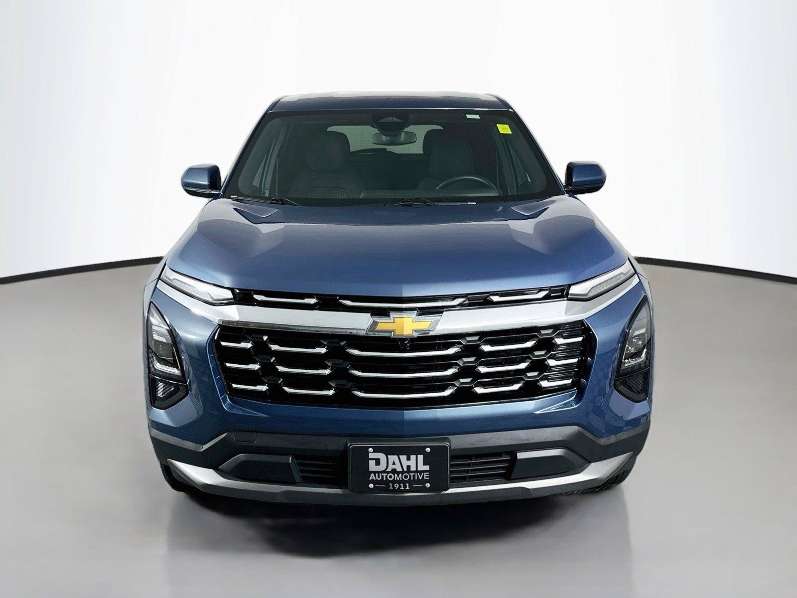 Used 2026 Chevrolet Equinox LT AWD/4WD image 3