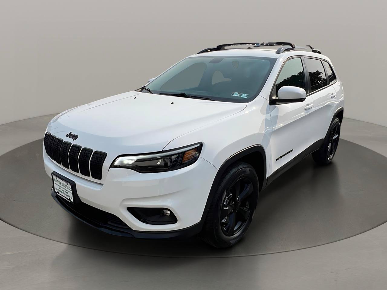 Used 2019 Jeep Cherokee Latitude Plus AWD/4WD image 2