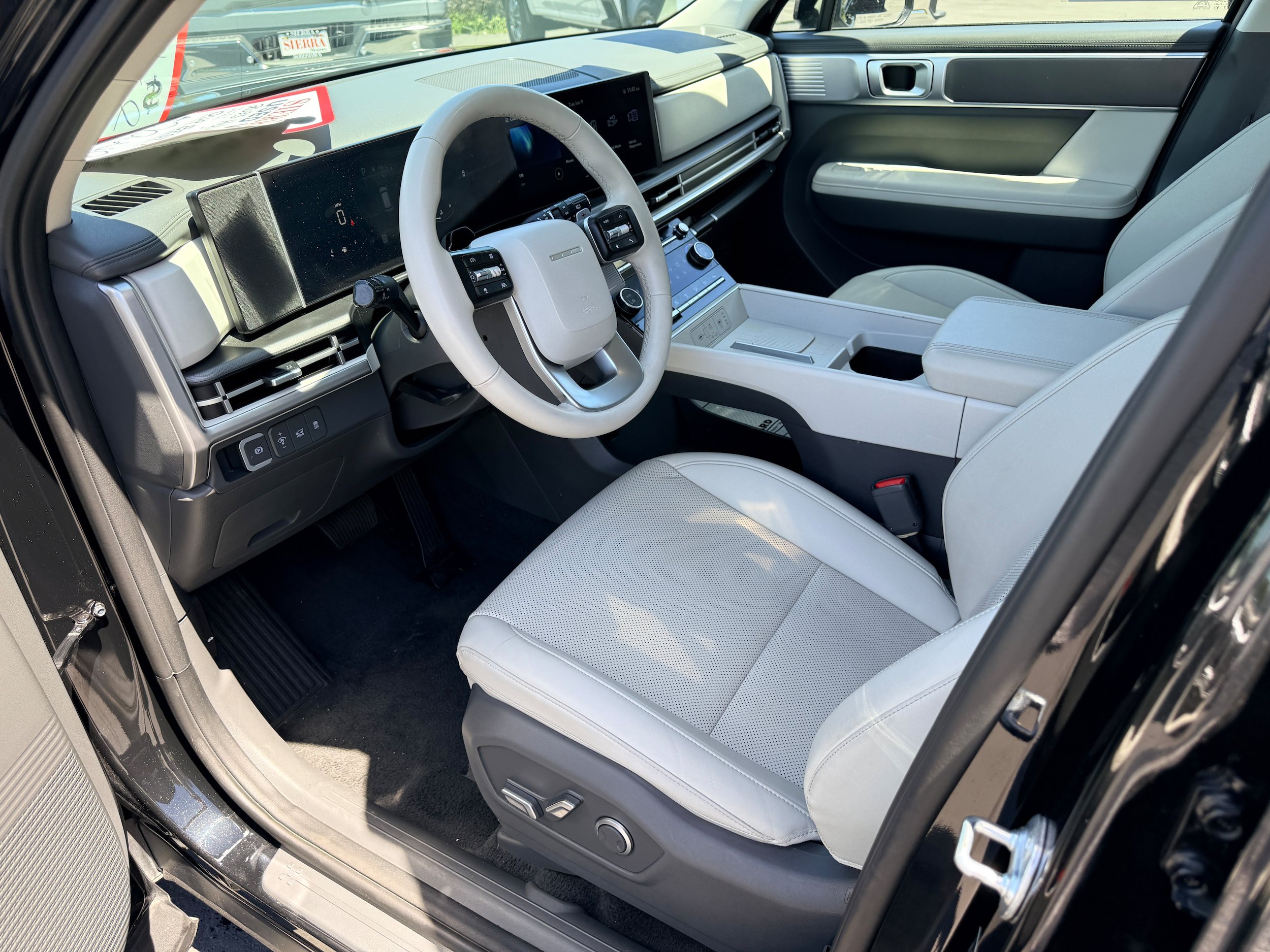 Used 2025 Hyundai Santa Fe SEL AWD/4WD image 14