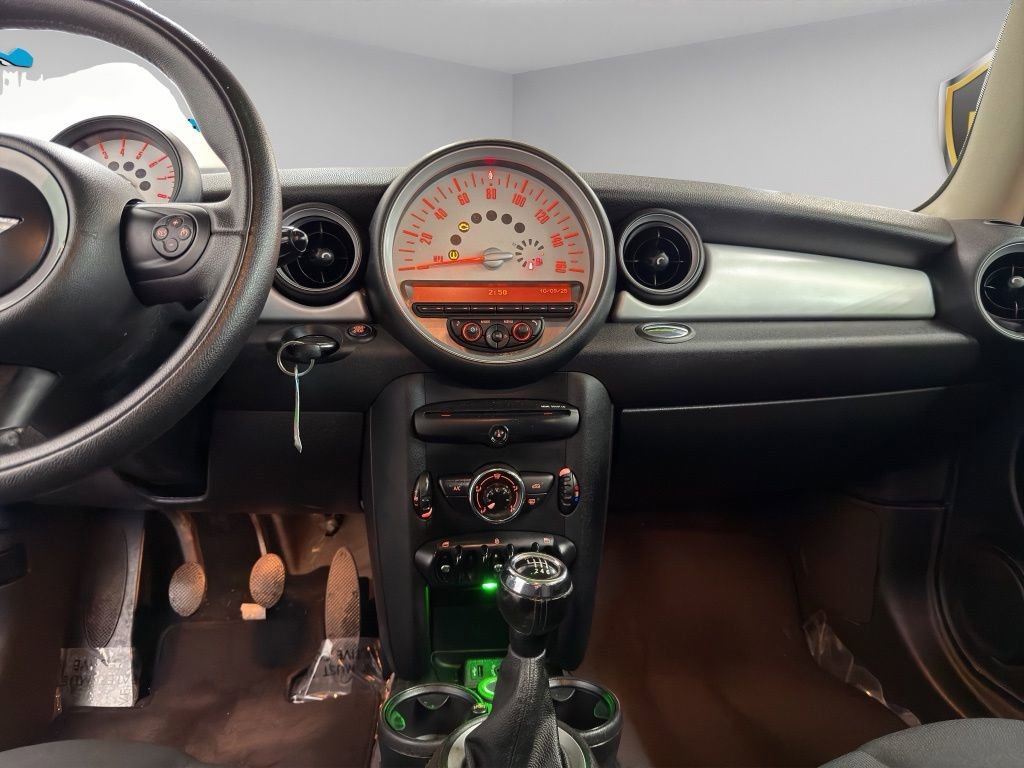 Used 2013 MINI Cooper Hardtop image 15