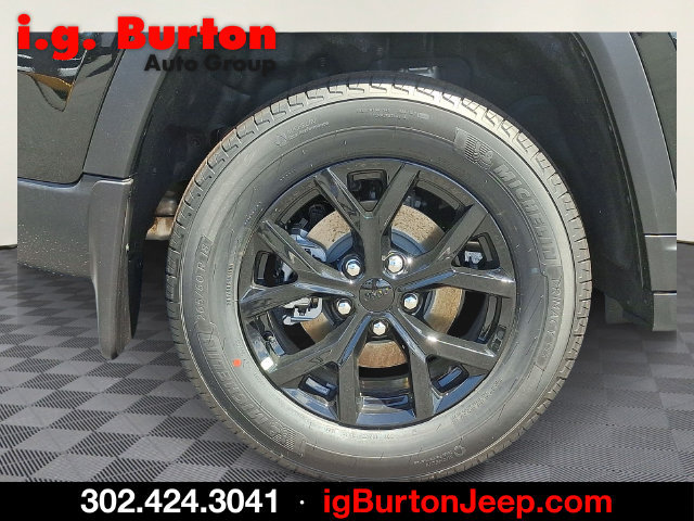 New 2026 Jeep Grand Cherokee Altitude AWD/4WD image 5