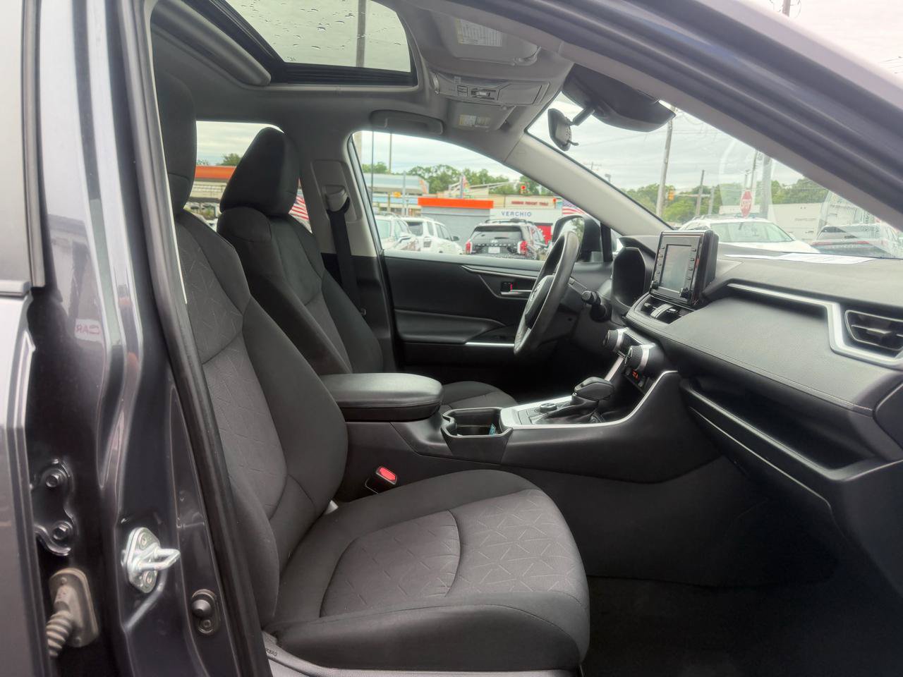 Used 2019 Toyota RAV4 XLE AWD/4WD image 22
