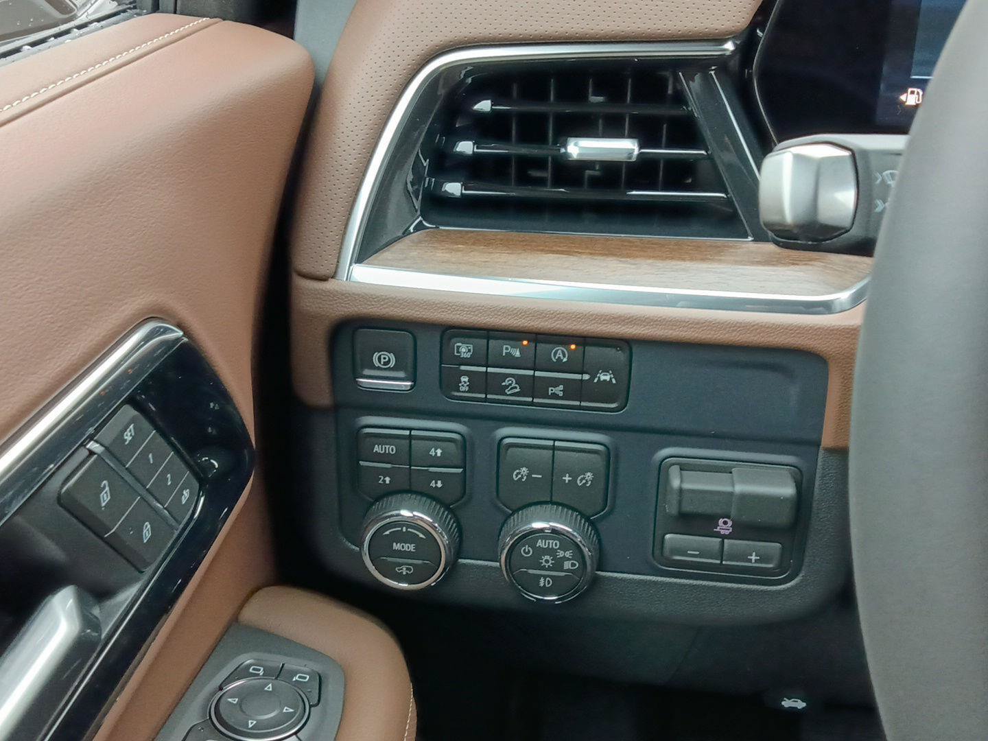 New 2026 Chevrolet Suburban High Country AWD/4WD image 91