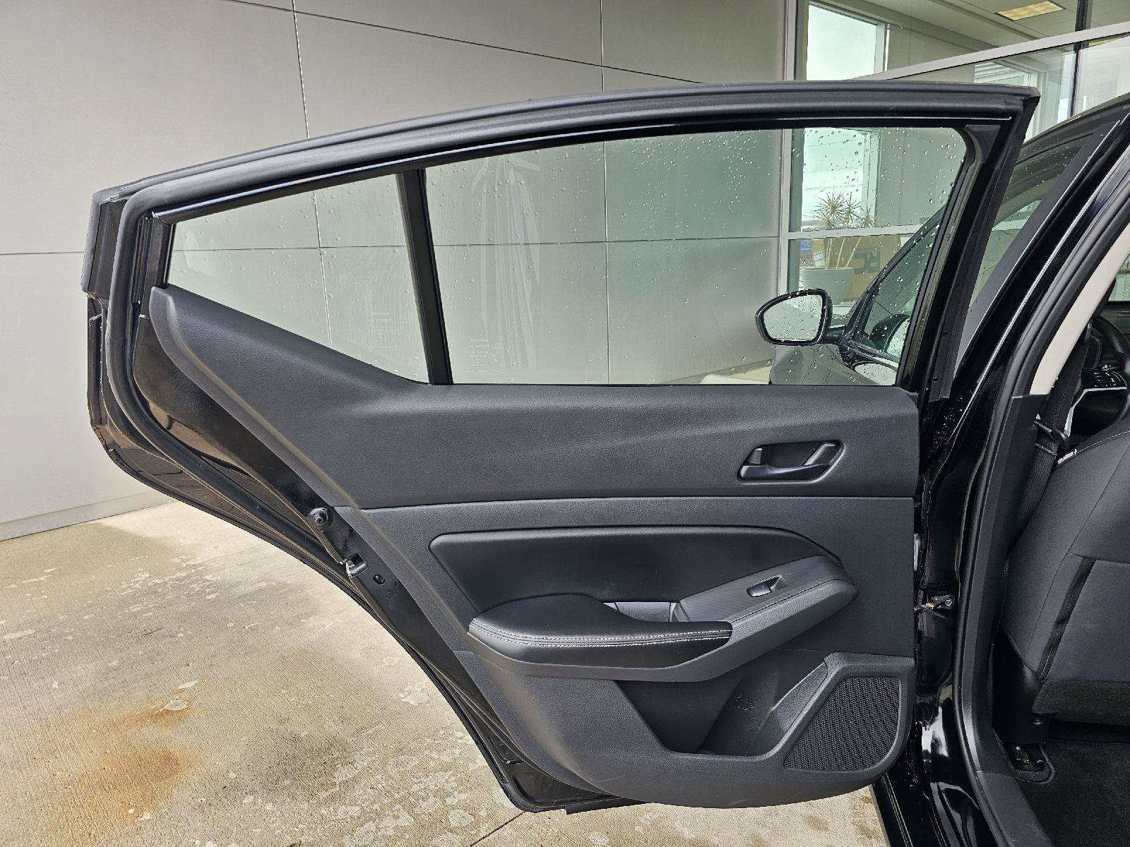 Used 2024 Nissan Altima 2.5 SV FWD image 16