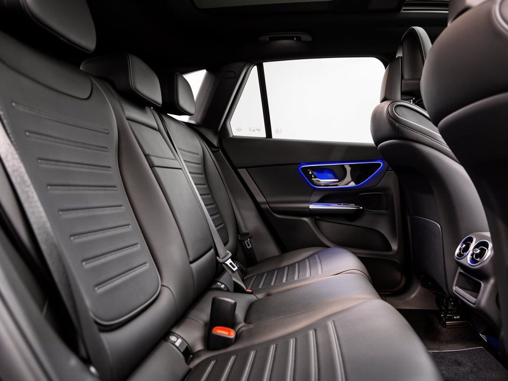 Certified 2026 Mercedes-Benz GLC 300 image 29