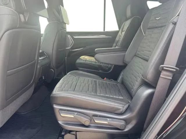 New 2026 Cadillac Escalade V AWD/4WD image 17