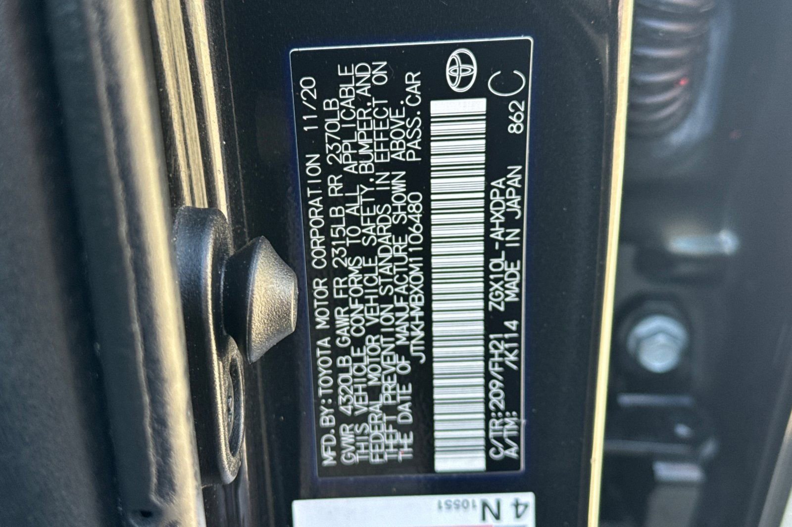 Used 2021 Toyota C-HR LE image 28