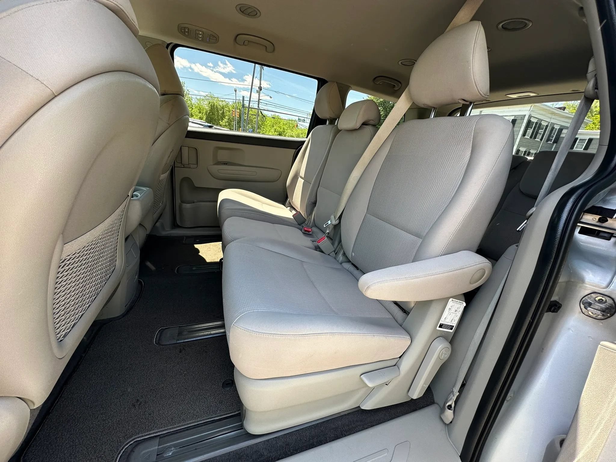 Used 2019 Kia Sedona LX FWD image 27