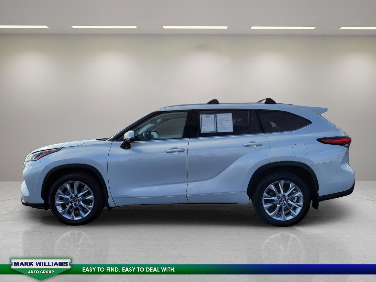 Used 2023 Toyota Highlander Limited image 7